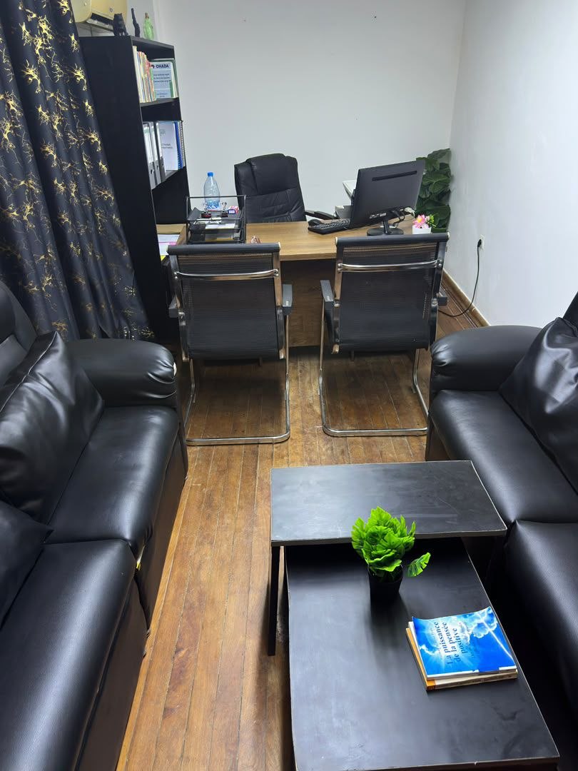 Bureau équipé